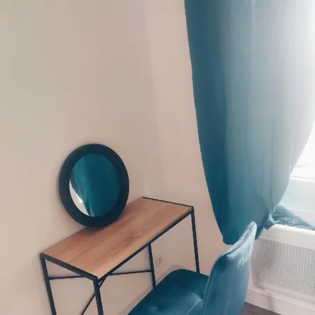 Apartment Cosy Proche De La Gare. *