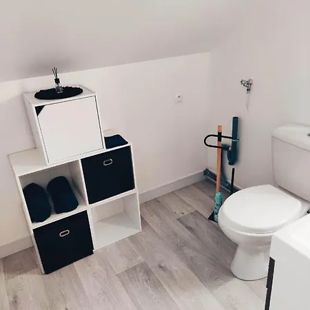 Cosy Proche De La Gare. Apartman *